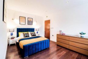 Luxury Central London Flat wRoof Terrace Close to Train Station